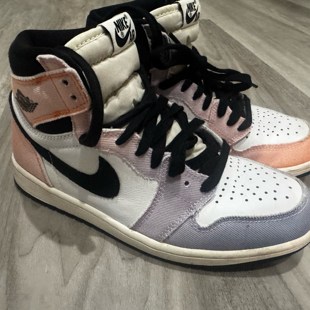 Jordan 1 Retro High OG men’s size 6.5 / women 8.0